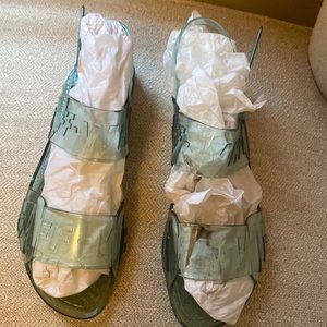 BRAND NEW OFF-WHITE JELLY SANDALS! SIZE 38(8)